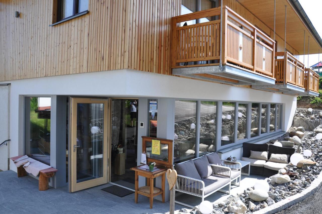 Erdhaeuser Und Apartments Mit Seeblick Und Alleinlage Weissensee Exterior photo